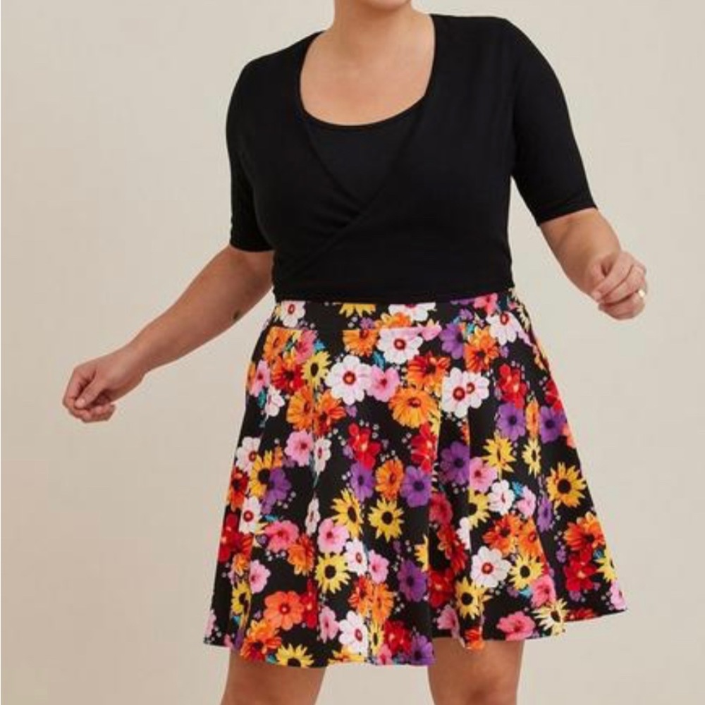 TORRID Mini Scuba Skirt floral OMG POCKETS